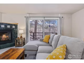 Photo #5: 1002056 Listing