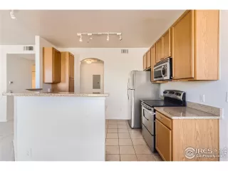 Photo #4: 1002096 Listing