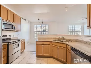 Photo #5: 1002096 Listing