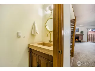 Photo #6: 1002113 Listing