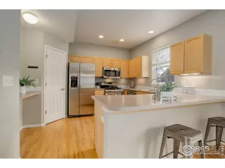 Photo #6: 1002129 Listing