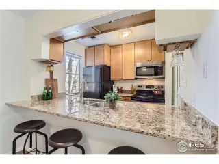 Photo #4: 1002178 Listing