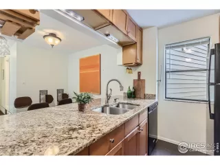 Photo #5: 1002178 Listing