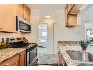 Photo #6: 1002178 Listing