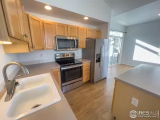 Photo #2: 1002216 Listing