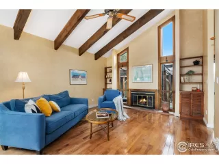 Photo #3: 1002260 Listing