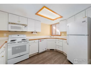 Photo #5: 1002271 Listing