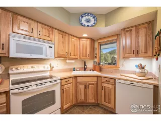 Photo #4: 1002286 Listing