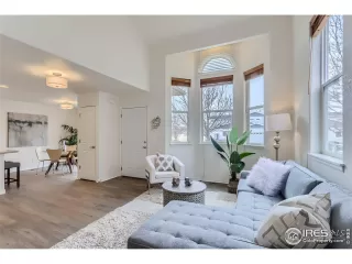 Photo #2: 1002307 Listing