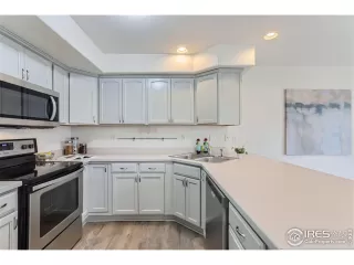 Photo #6: 1002307 Listing