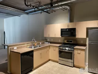 Photo #4: 1002362 Listing