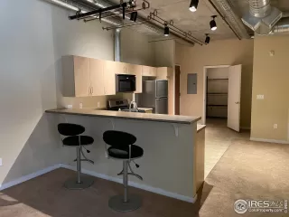 Photo #6: 1002362 Listing