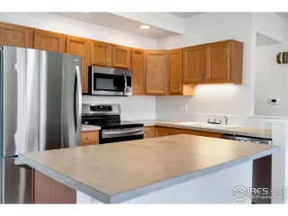 Photo #2: 1002369 Listing