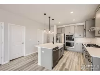 Photo #6: 1002408 Listing 