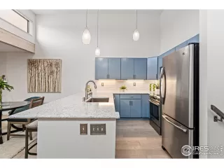 Photo #2: 1002479 Listing