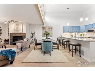 Photo #6: 1002479 Listing