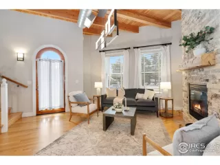 Photo #2: 1002510 Listing