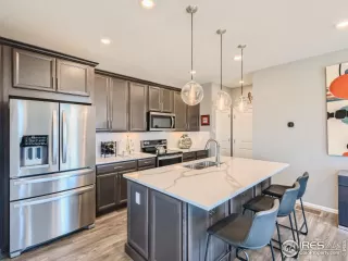 Photo #3: 1002545 Listing