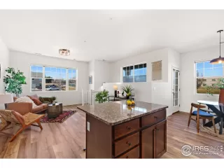 Photo #5: 1002552 Listing