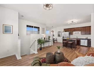 Photo #6: 1002552 Listing