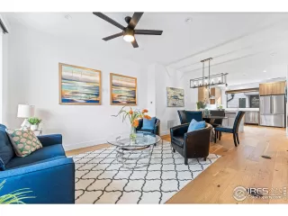 Photo #2: 1002589 Listing