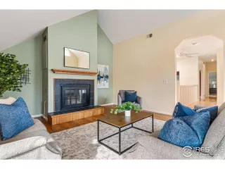 Photo #4: 1002596 Listing