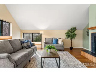 Photo #5: 1002596 Listing