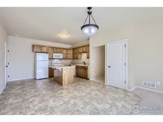 Photo #4: 1002612 Listing