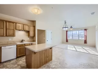 Photo #6: 1002612 Listing