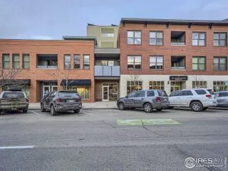 Photo #6: 1002649 Listing