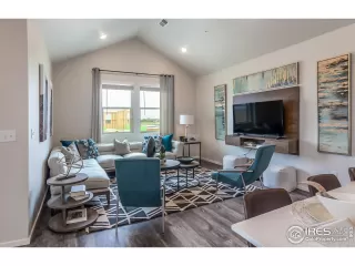 Photo #4: 1002703 Listing