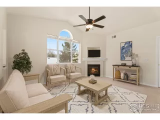 Photo #4: 1002735 Listing