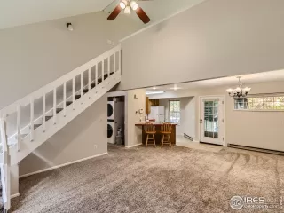 Photo #5: 1002743 Listing