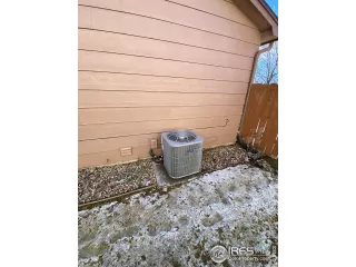 Photo #3: 1002764 Listing