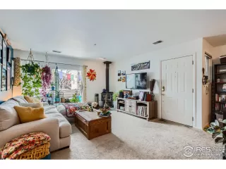 Photo #5: 1002811 Listing