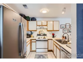 Photo #6: 1002811 Listing