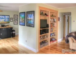 Photo #3: 1002812 Listing