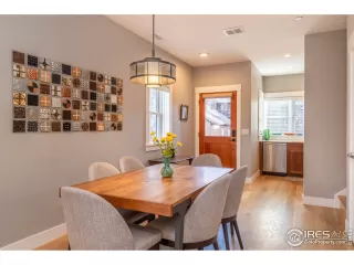 Photo #5: 1002837 Listing