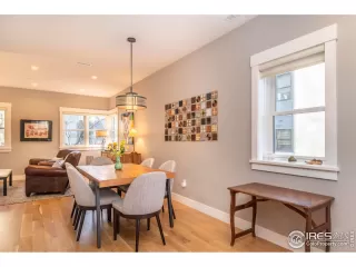 Photo #6: 1002837 Listing