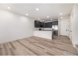 Photo #5: 1003080 Listing