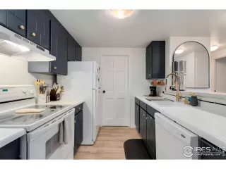 Photo #3: 1003117 Listing