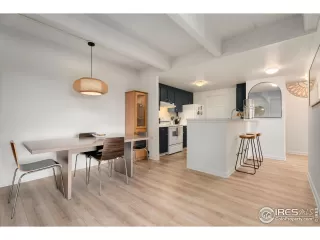 Photo #4: 1003117 Listing