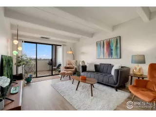 Photo #6: 1003117 Listing