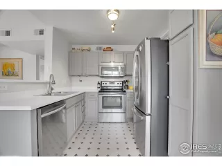 Photo #5: 1003144 Listing