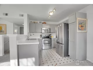 Photo #6: 1003144 Listing