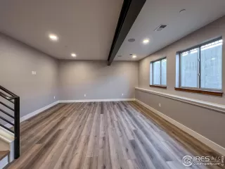 Photo #6: 1003177 Listing