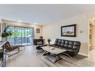 Photo #4: 1003189 Listing