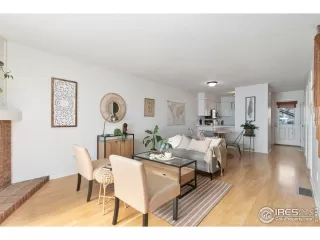 Photo #4: 1003195 Listing