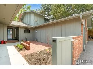 Photo #4: 1003208 Listing