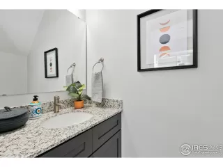 Photo #5: 1003218 Listing